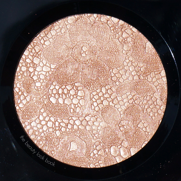 【限定品】CHANEL POUDRE PRECIEUSE ブラシ付き Chanel Dentelle Précieuse Illuminating Face Powder